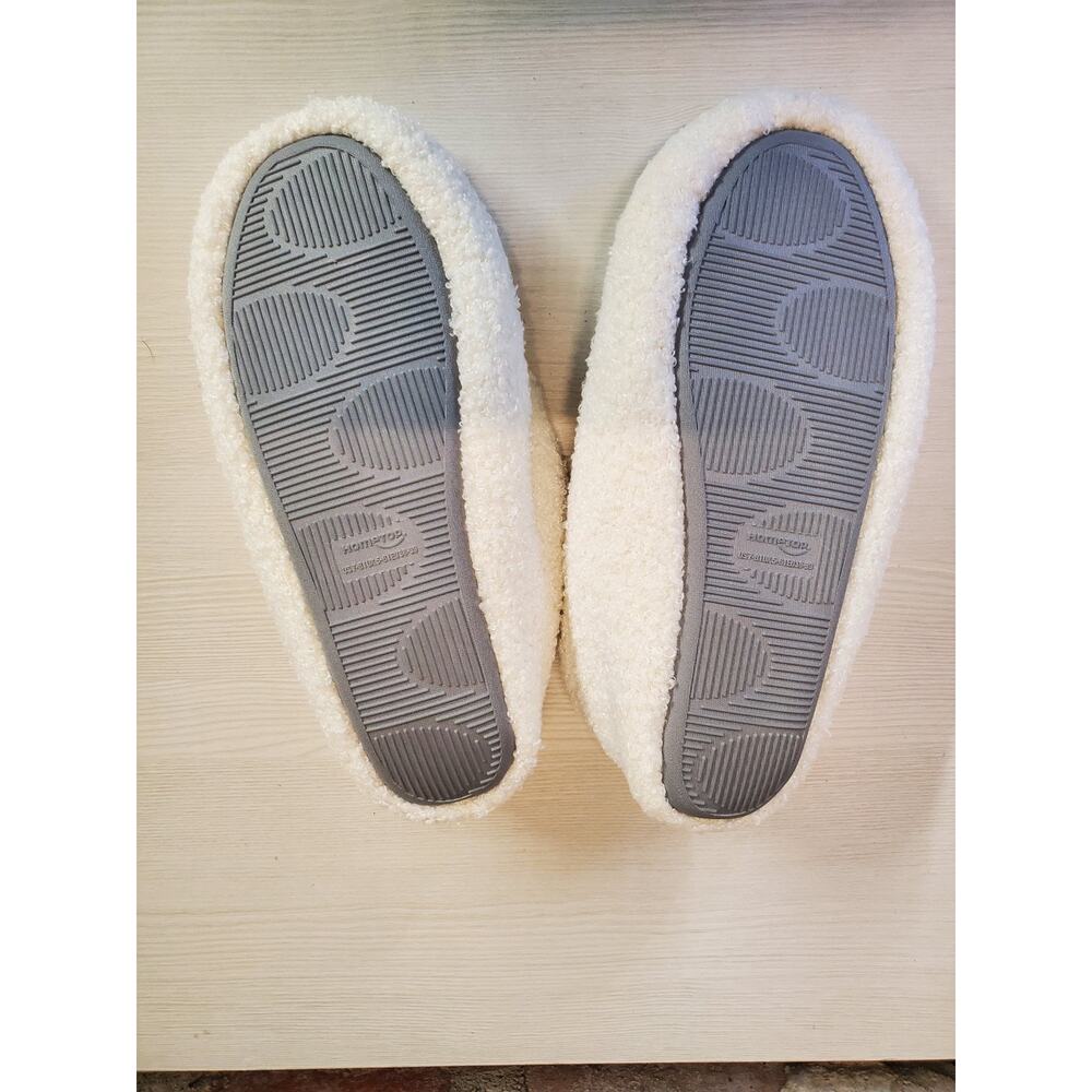 HOMETOP Unisex Slippers US 7-8 White Fuzzy Plush Slip On Cozy House Shoes - Picture 4 of 5